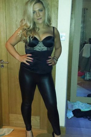 Mon aiguille cherche de la chair chaude Nathalie - rencontre-Cougar-Oyonnax