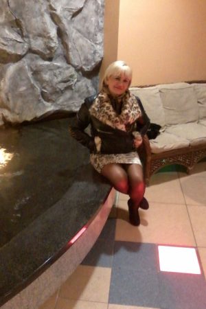 59 ans casanière en manque de ces soirées à deux Nicole - rencontre-MILF-Strasbourg