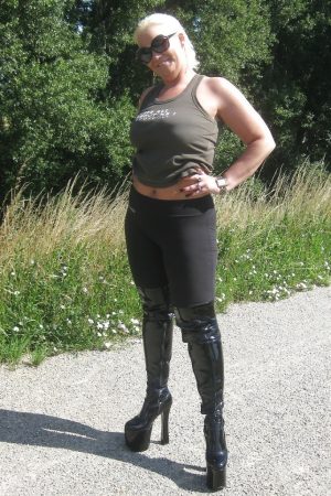 Clara - rencontre-MILF-Boulogne-Billancourt