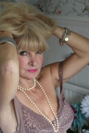 Claire - rencontre-Naturiste-Poitiers