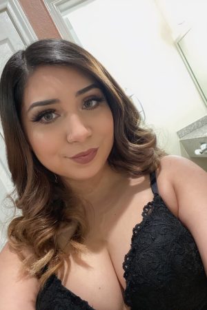 En manque de compagnie pour une ballade à Grenoble 😏 Aïcha - rencontre-Cougar-Grenoble