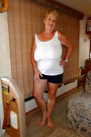47 et déçue depuis trois semaines Viviane - rencontre-Cougar-Nice
