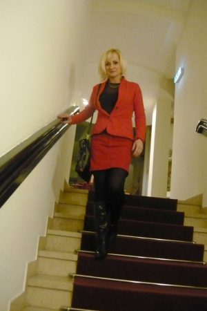 Cinquante-deux ans d’expérience, zéro patience Sabine - rencontre-MILF-Maisons-Alfort