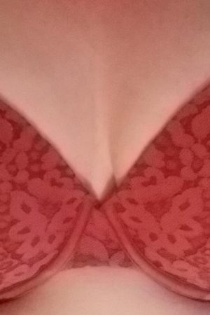 Je cherche quelqu’un pour partager un bon repas et plus si affinités Clémence - rencontre-Milf-Bourges