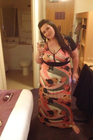 Depuis ce matin j’me vante ma gueule au miroir! 💃 Zélia - rencontre-Milf-Levallois-Perret