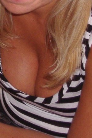 37 ans, naturiste toulousaine — ce soir j’ose Aurore - rencontre-Naturiste-Toulouse
