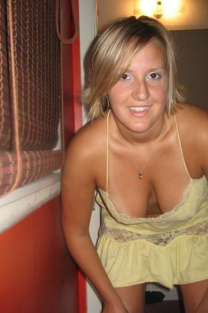 Envie d’un mec qui me fait grimper aux rideaux Charlotte - rencontre-Cougar-Clermont-Ferrand